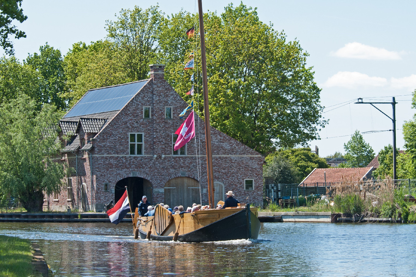 Voorbeeld afbeelding van Rondvaart, Botenverhuur De Vechtezomp in Gramsbergen
