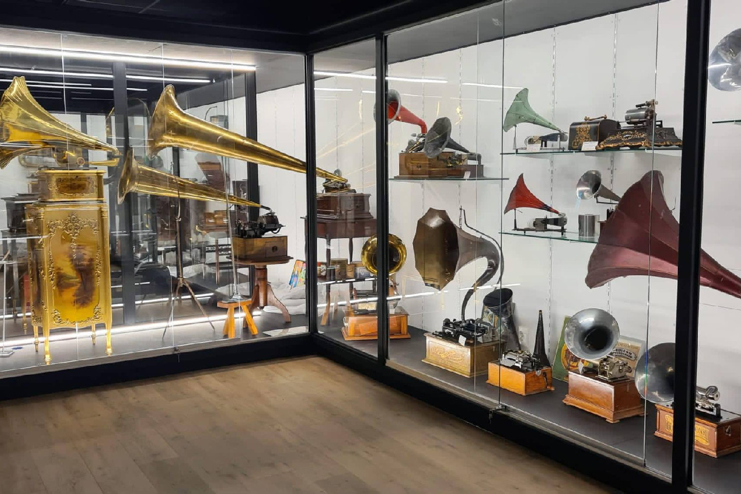 Logo van Nationaal Grammofoonmuseum